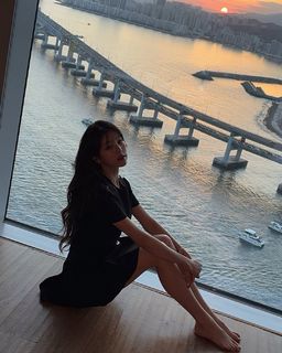 Jang Won-young feet photo thumbnail