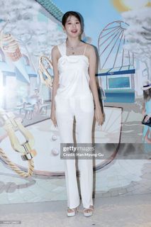 Jang Won-young feet photo thumbnail