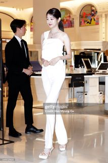 Jang Won-young feet photo thumbnail