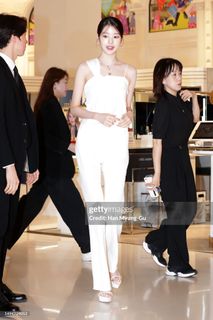 Jang Won-young feet photo thumbnail