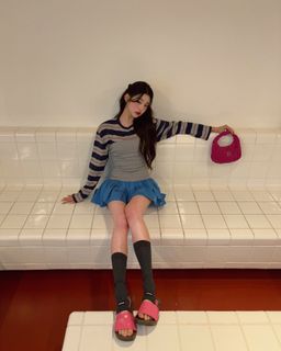 Jang Won-young feet photo 8