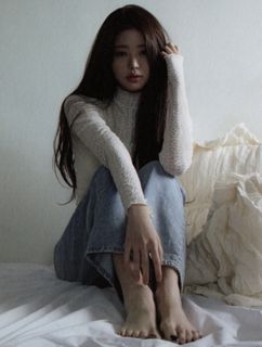 Jang Won-young feet photo 18