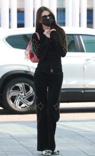 Jang Won-young feet photo 2