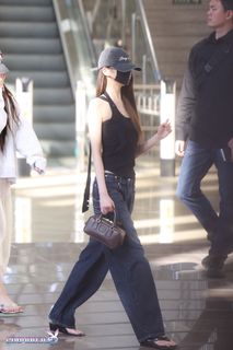 Jang Won-young feet photo 11