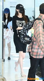 Jang Won-young feet photo 7