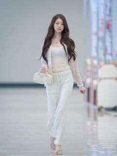 Jang Won-young feet photo 3