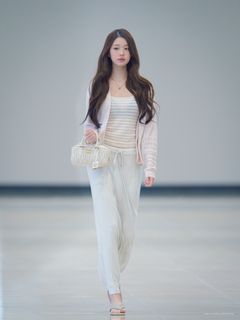 Jang Won-young feet photo 2