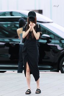 Jang Won-young feet photo 8