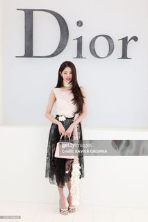 Jang Won-young feet photo 16