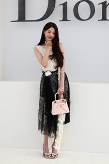 Jang Won-young feet photo 14