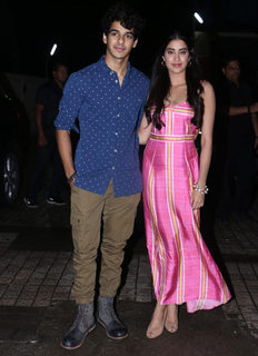 Janhvi Kapoor feet photo thumbnail