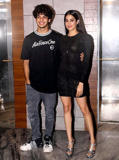 Janhvi Kapoor feet photo thumbnail