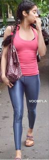 Janhvi Kapoor feet photo thumbnail