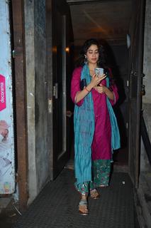 Janhvi Kapoor feet photo thumbnail