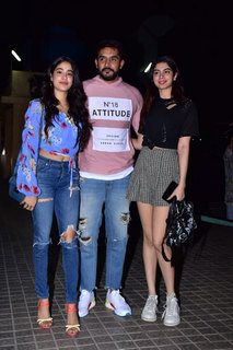 Janhvi Kapoor feet photo thumbnail