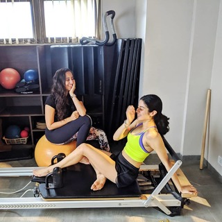 Janhvi Kapoor feet photo thumbnail