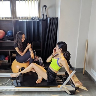 Janhvi Kapoor feet photo thumbnail
