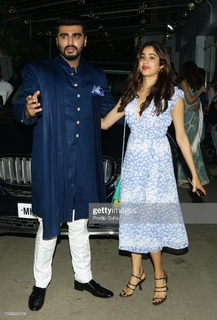 Janhvi Kapoor feet photo thumbnail
