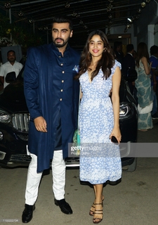 Janhvi Kapoor feet photo thumbnail