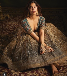 Janhvi Kapoor feet photo thumbnail
