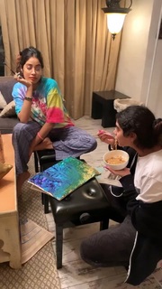 Janhvi Kapoor feet photo thumbnail