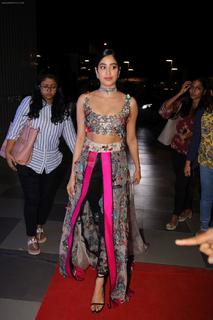 Janhvi Kapoor feet photo thumbnail