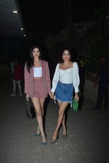 Janhvi Kapoor feet photo thumbnail
