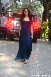 Janhvi Kapoor feet photo thumbnail