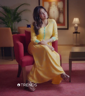 Janhvi Kapoor feet photo thumbnail