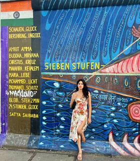 Janhvi Kapoor feet photo thumbnail