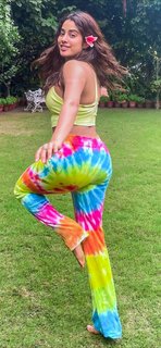 Janhvi Kapoor feet photo thumbnail