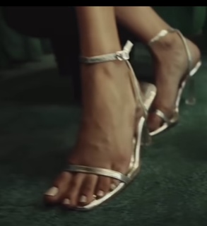 Janhvi Kapoor feet photo thumbnail
