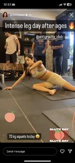 Janhvi Kapoor feet photo thumbnail