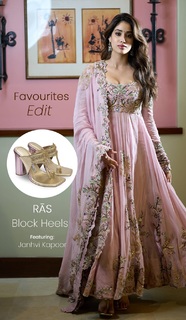 Janhvi Kapoor feet photo thumbnail