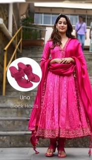 Janhvi Kapoor feet photo thumbnail