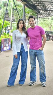 Janhvi Kapoor feet photo thumbnail
