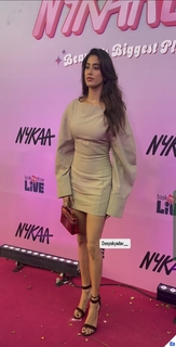 Janhvi Kapoor feet photo thumbnail