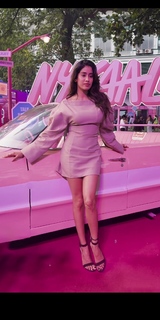 Janhvi Kapoor feet photo thumbnail