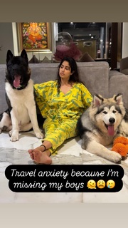 Janhvi Kapoor feet photo thumbnail