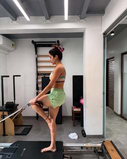 Janhvi Kapoor feet photo thumbnail