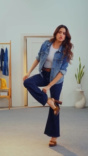 Janhvi Kapoor feet photo thumbnail