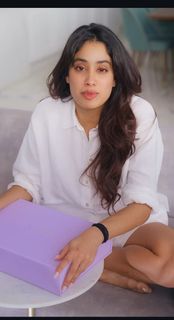 Janhvi Kapoor feet photo thumbnail