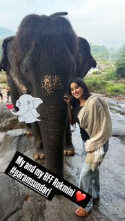 Janhvi Kapoor feet photo thumbnail