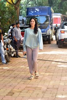 Janhvi Kapoor feet photo thumbnail