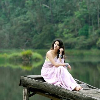Janhvi Kapoor feet photo thumbnail