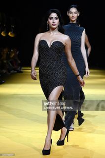 Janhvi Kapoor feet photo thumbnail