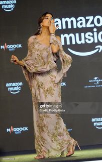 Janhvi Kapoor feet photo thumbnail