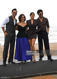 Janhvi Kapoor feet photo thumbnail