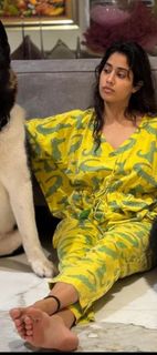 Janhvi Kapoor feet photo thumbnail