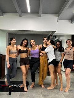 Janhvi Kapoor feet photo thumbnail